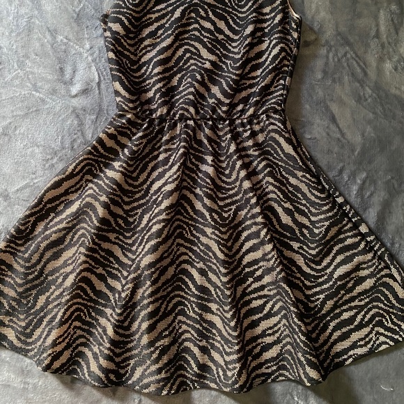 Tan and Black Patterned Dress! - Picture 3 of 4